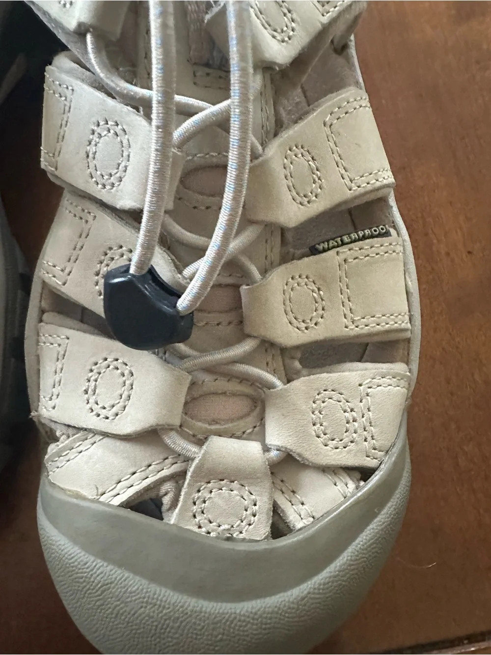 KEEN Newport HR Sandals Beige Women’s Size 6 Excellent condition